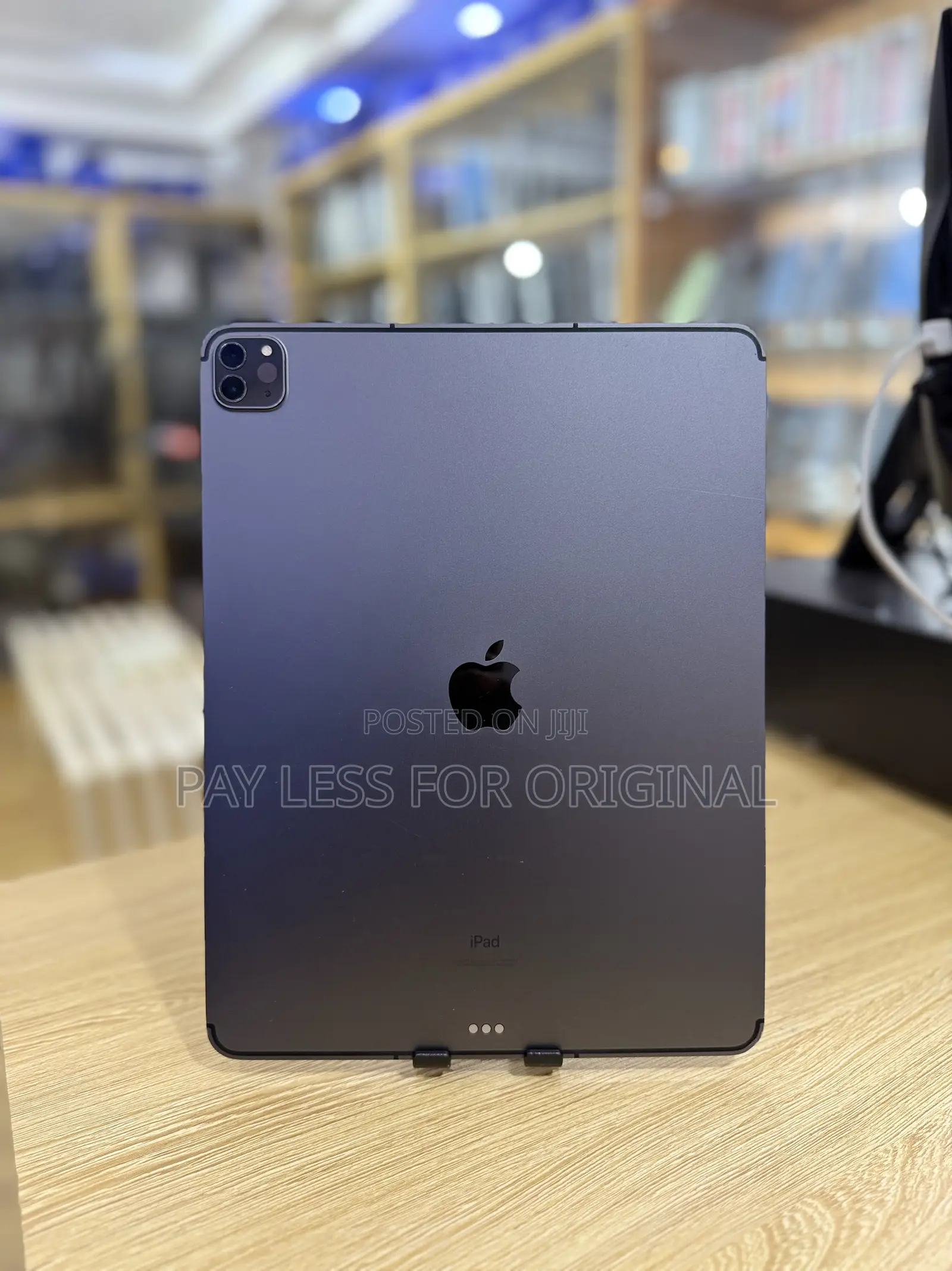 Apple iPad Pro 12.9 (2022) 128 GB Gray