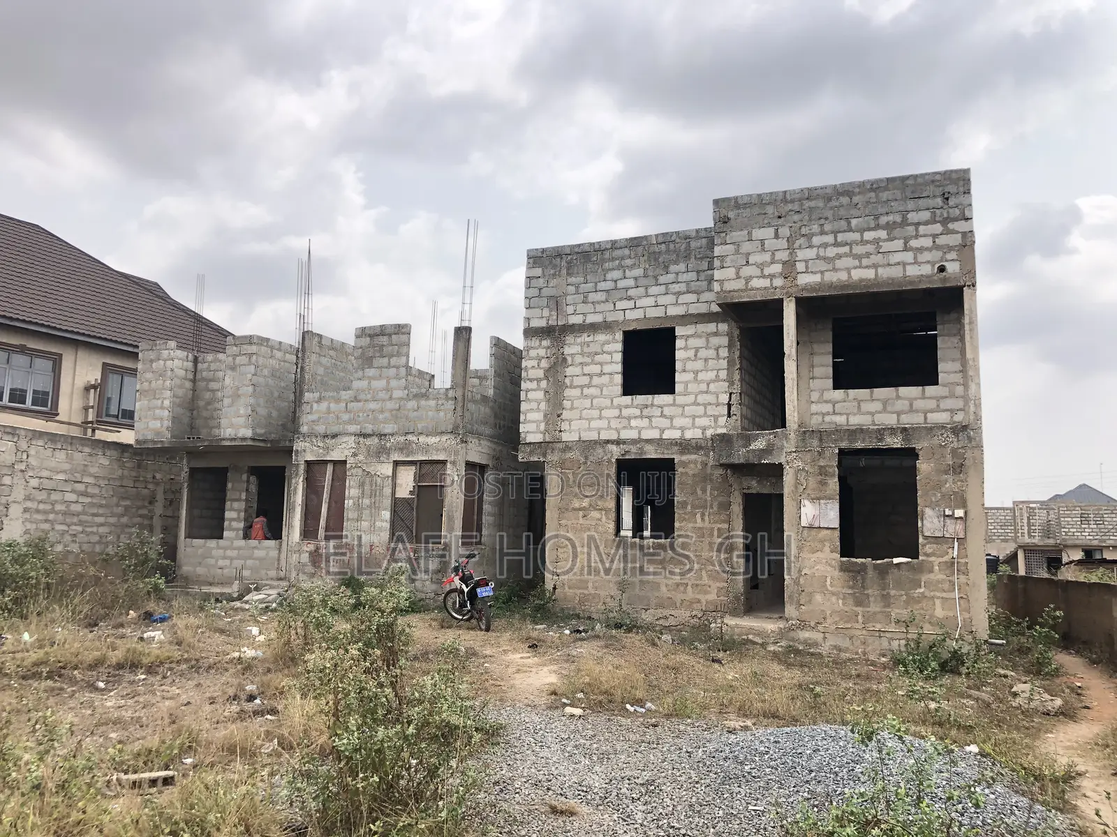 4bdrm Duplex in Elaffhomesgh, East Legon for sale
