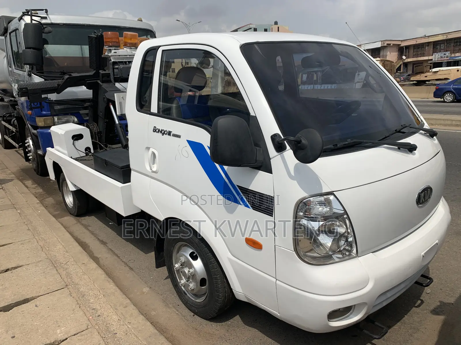 Towing Car Small
