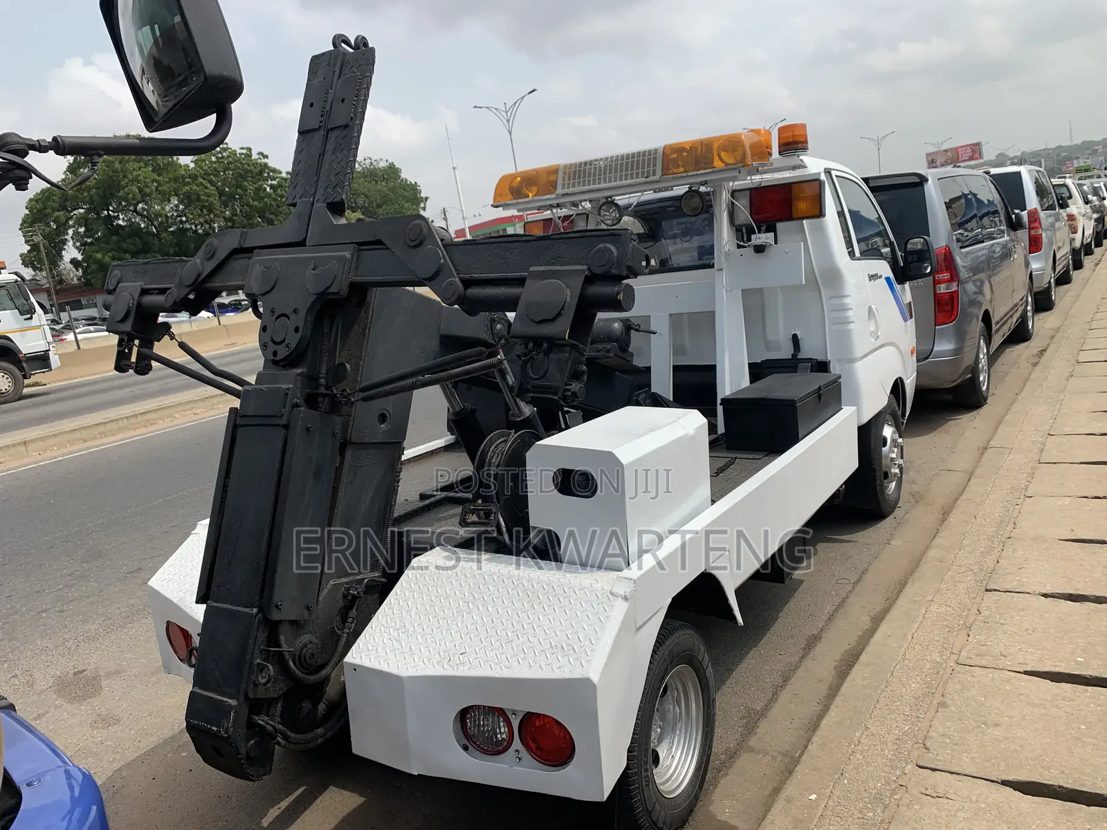 Towing Car Small