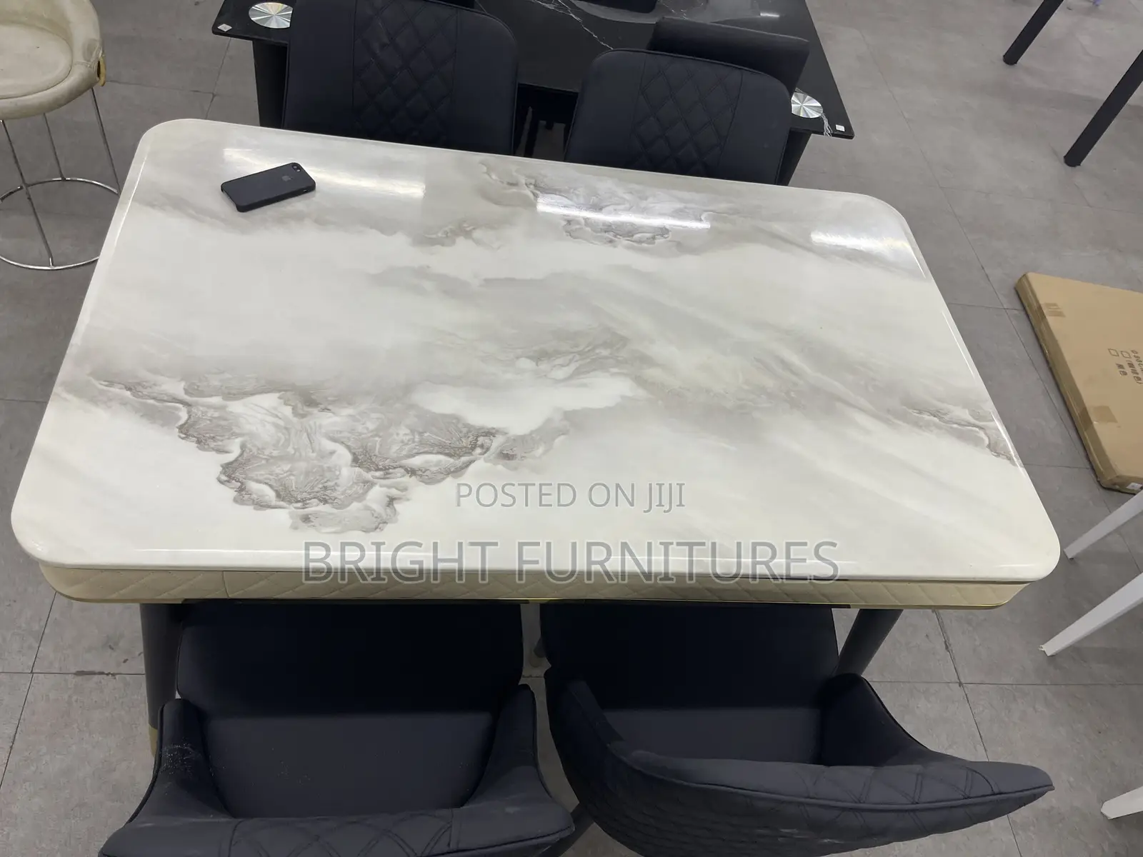 Luxury Design Marble Dining Table With Four Leather Chairs
