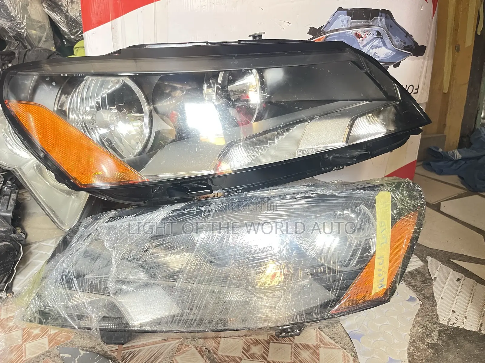 Passat 2010 Headlight Available