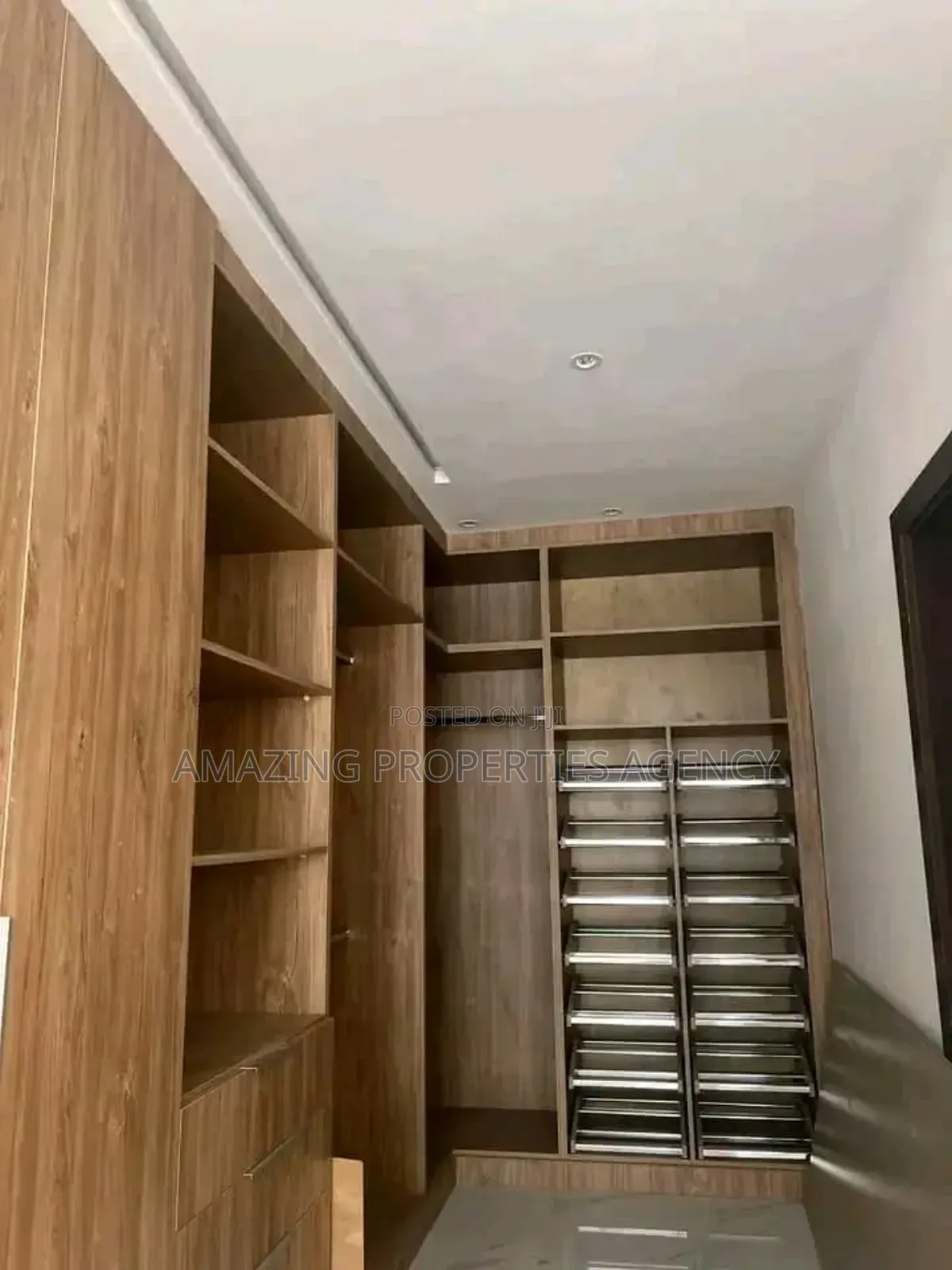 4bdrm House in Ashaley Botwe for sale