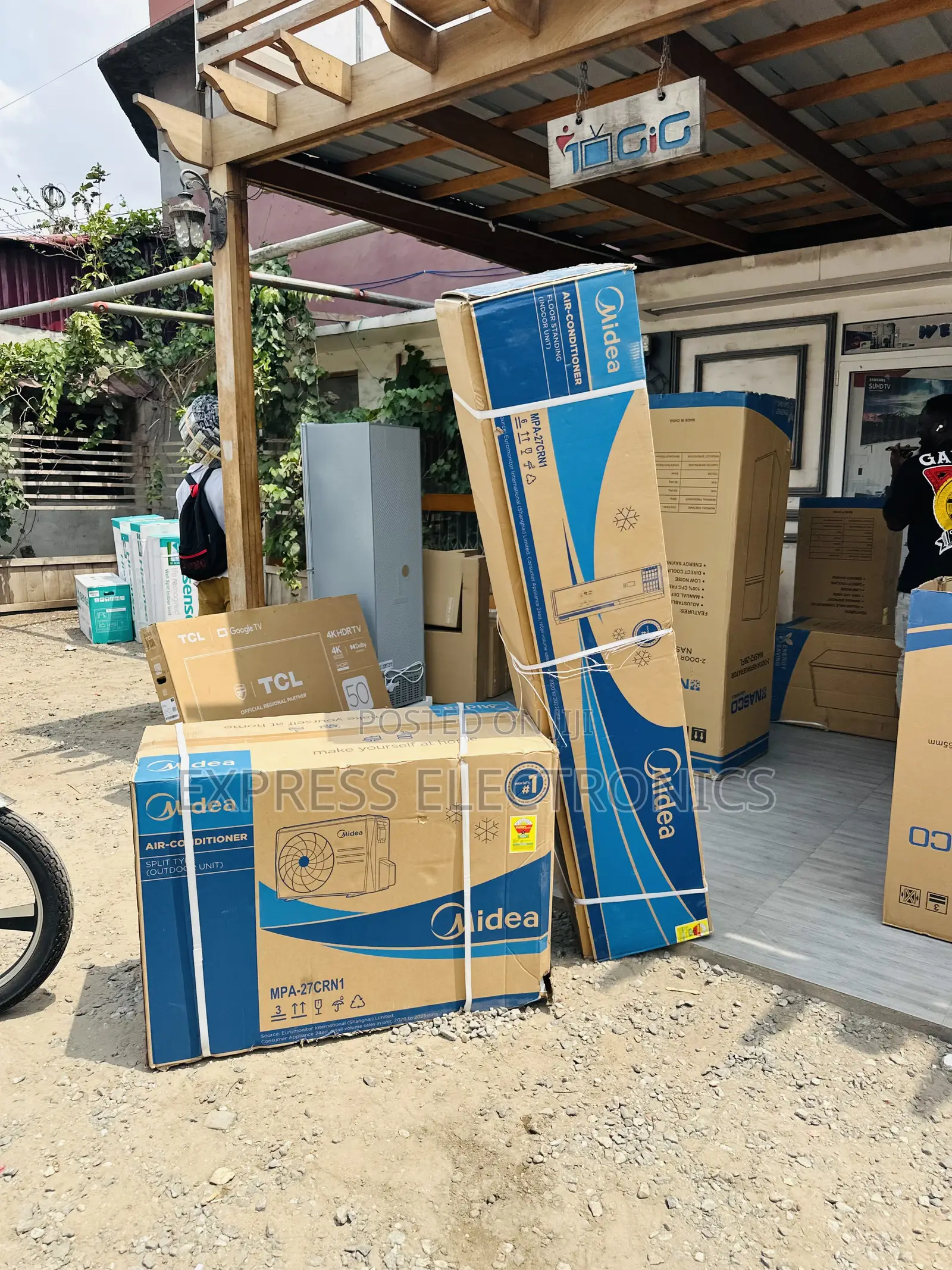 Cool Breeze Comfort Midea Split Floor Standing 3.0hp