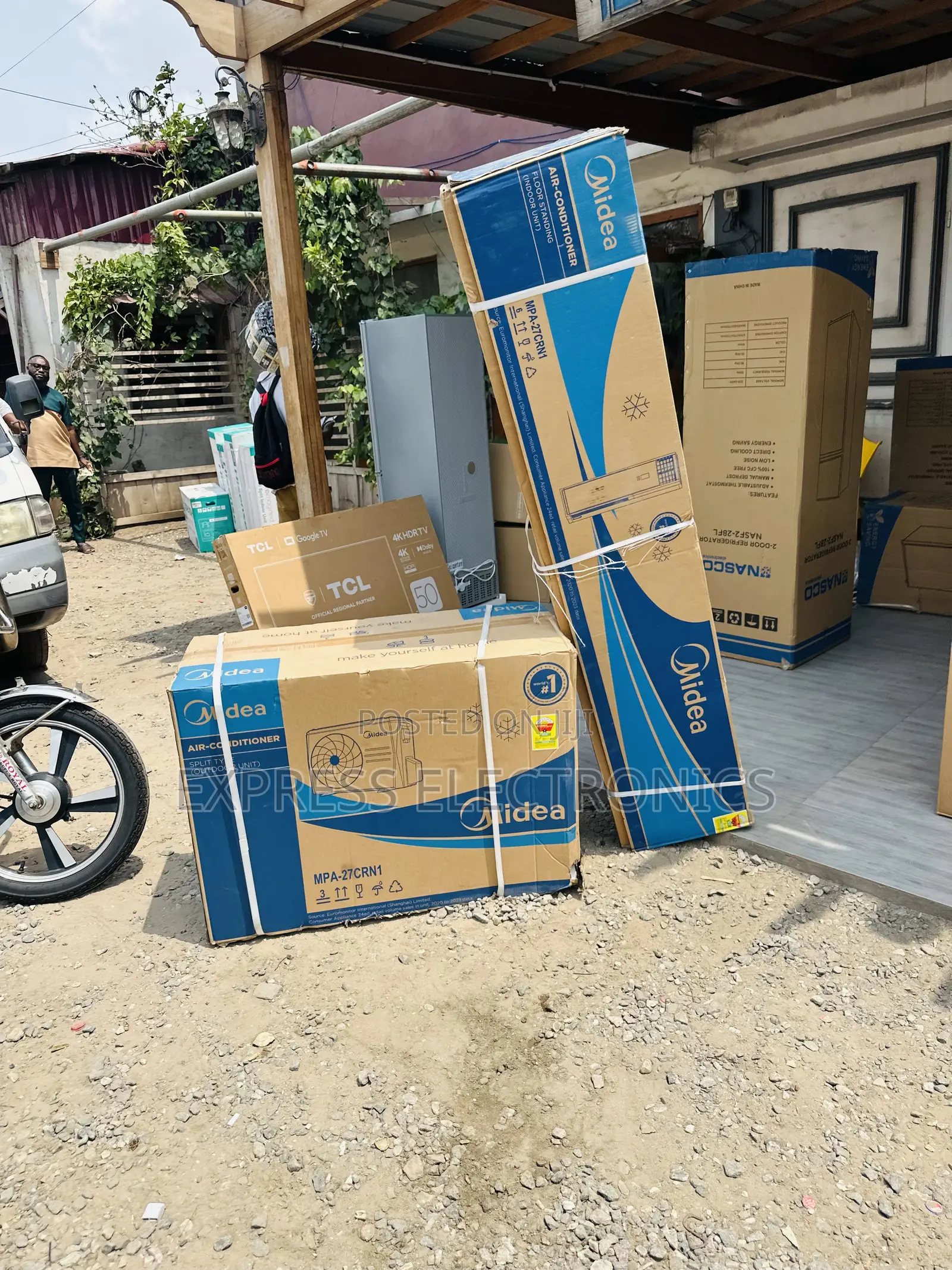 Frosty Haven Split R410 Gas Floor Standing 3.0hp Midea