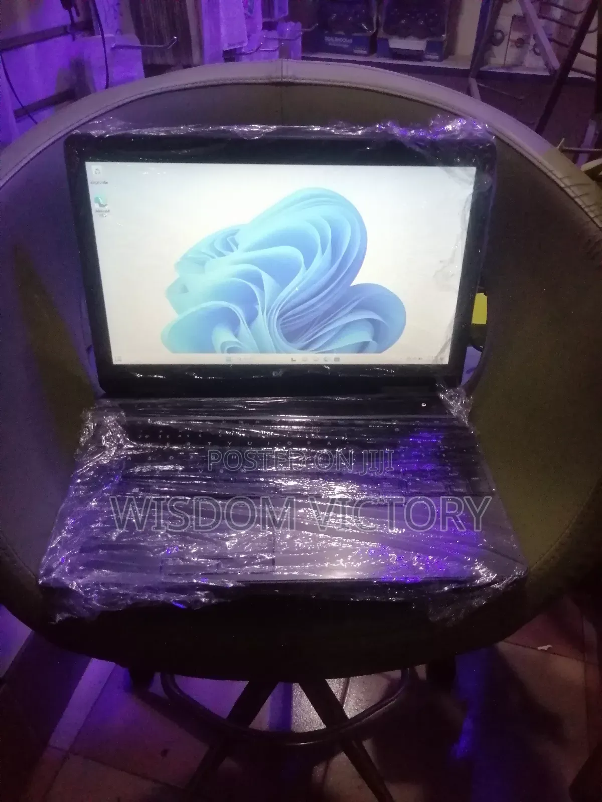 New Laptop Dell Latitude 7400 8GB Intel Core i5 HDD 320GB
