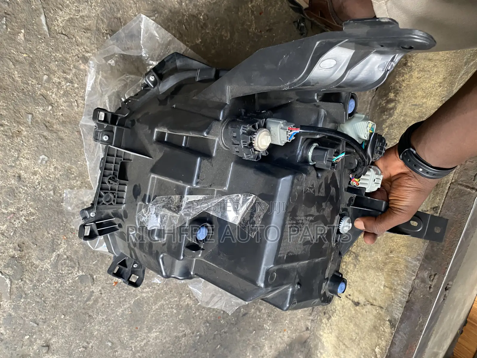 Mitsubishi Outlander 2022,2023 Headlight