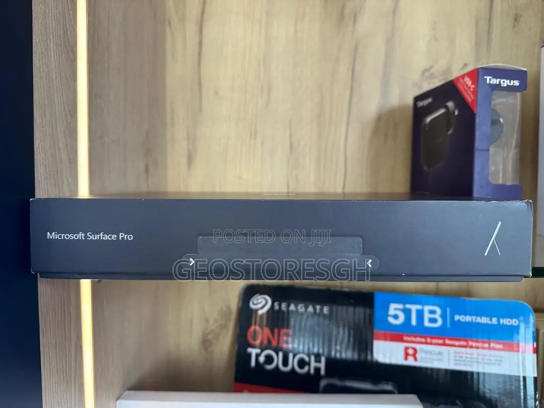 New Microsoft Surface Pro 11th Edition, a Copilot+ PC 16GB SSD 512GB
