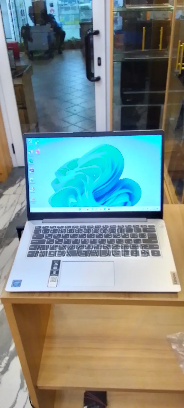 Laptop Lenovo 4GB Intel Celeron SSD 128GB