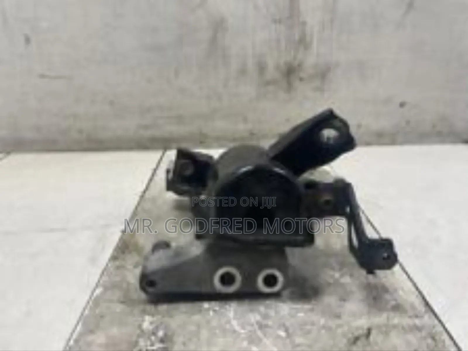 Toyota RAV4 2008-14 Engine Mount Left. Original