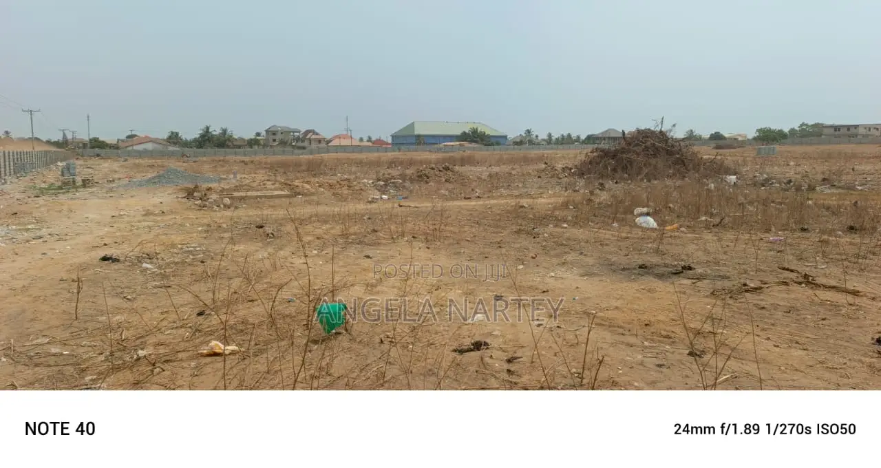 14 Acre Land for Sale at Manet-Spintex