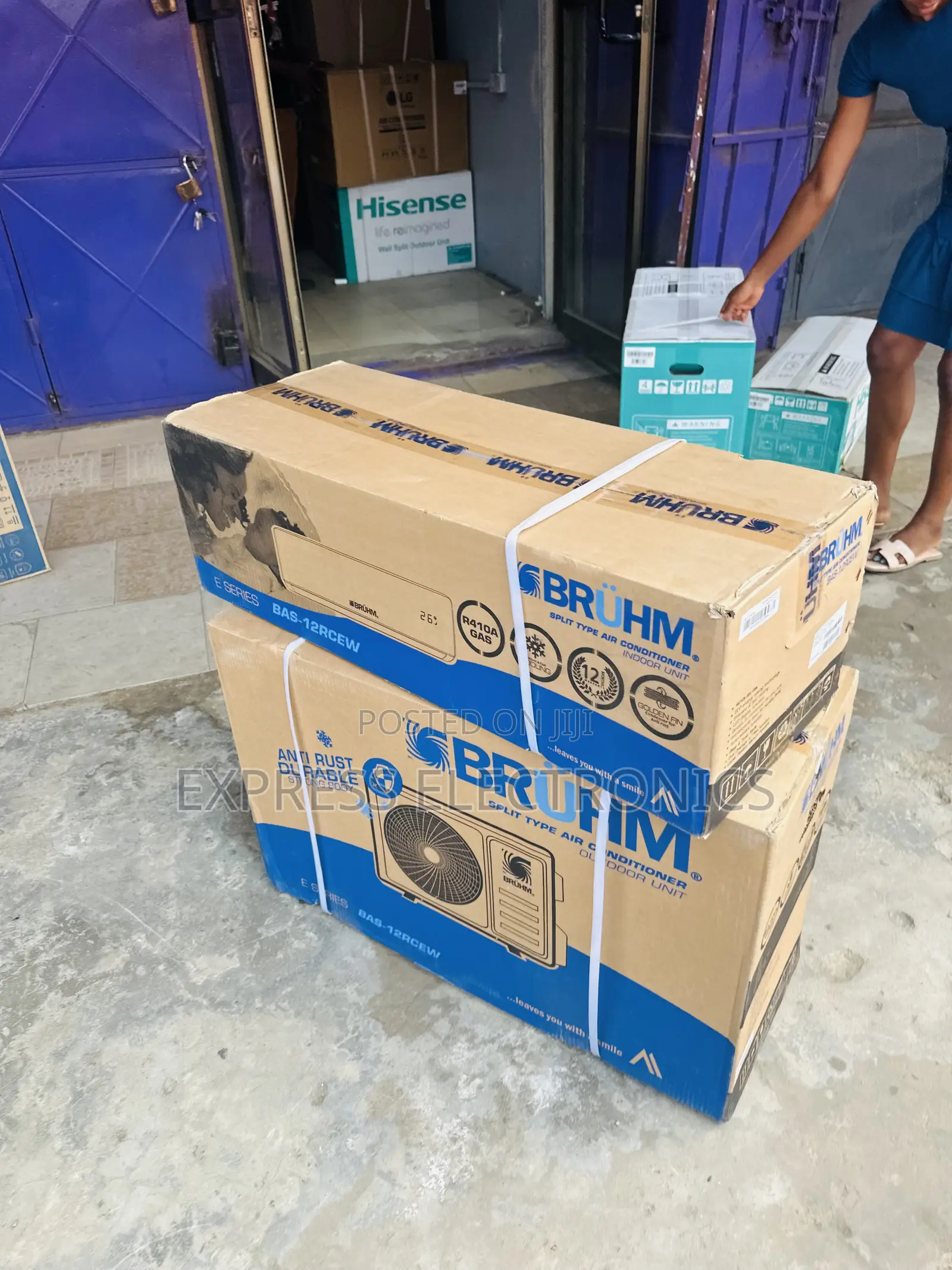 Available Now at Store Bruhm Split R410 Gas 2.5hp Inverter