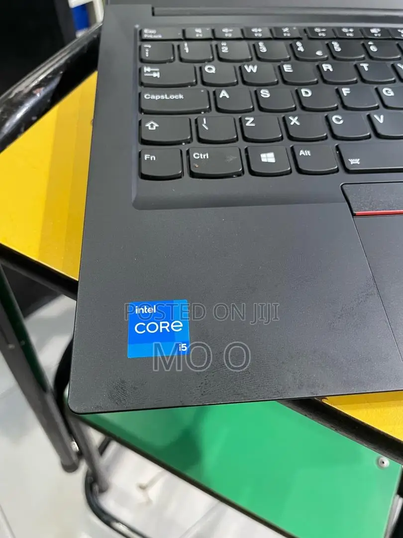 New Laptop Lenovo ThinkPad E14 Gen 5 8GB Intel Core I5 SSD 256GB