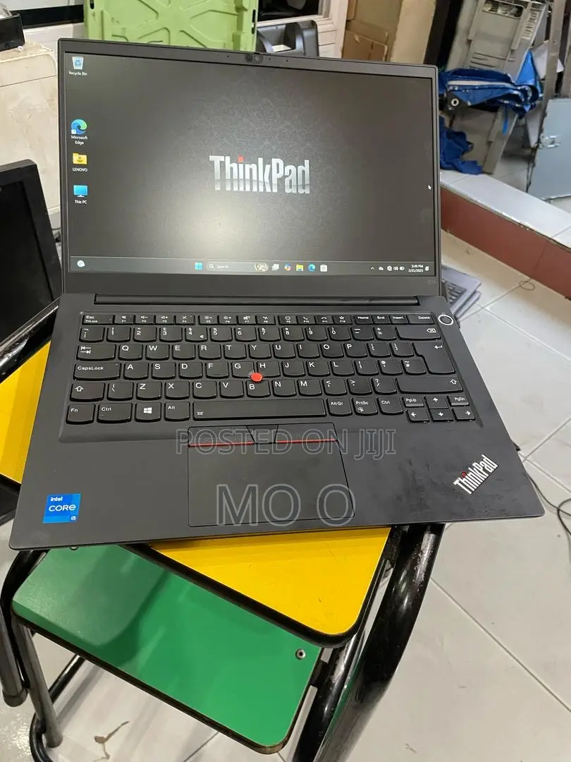 New Laptop Lenovo ThinkPad E14 Gen 5 8GB Intel Core I5 SSD 256GB