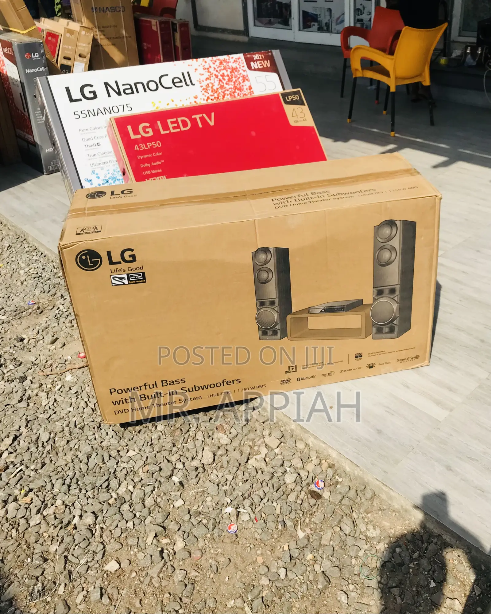 Affordable LG LHD687B 1250watt Home Theater(Black)4.2ch.