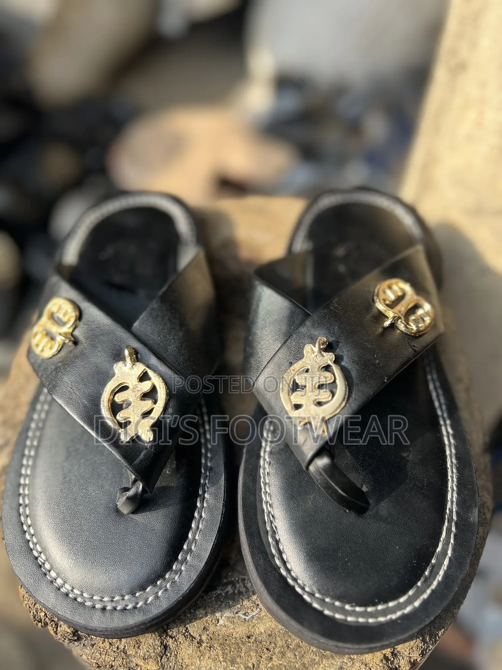 Black Leather Borga Ahenema/ Chawchaw Slippers