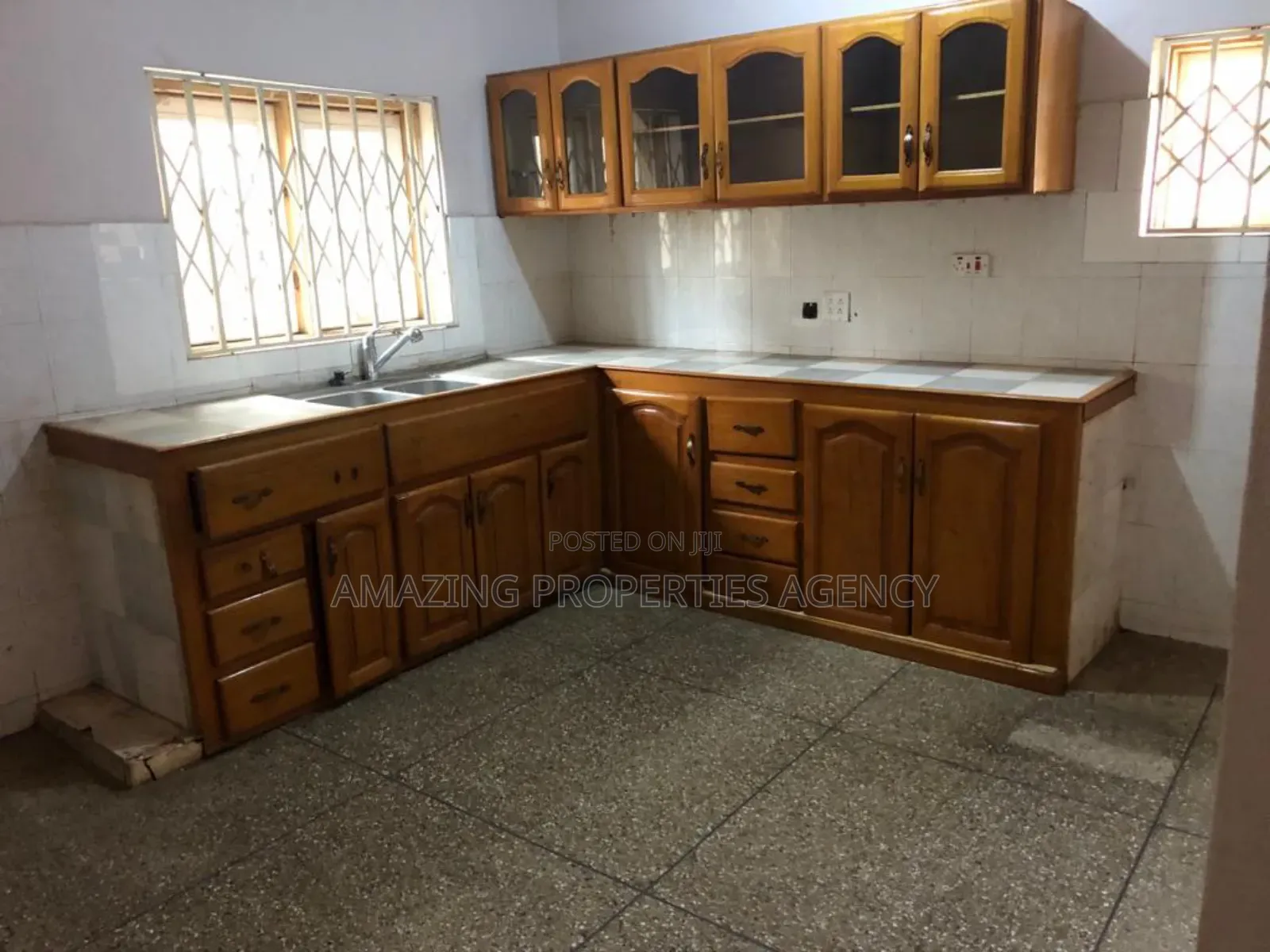 4bdrm House in Madina for sale