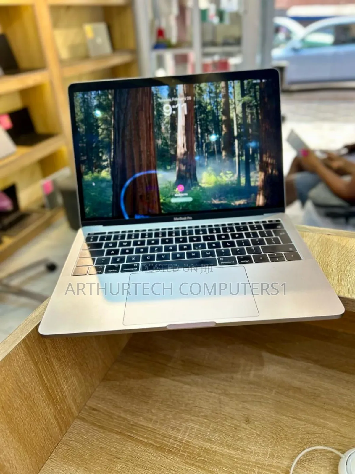 Laptop Apple MacBook Pro 2017 16GB Intel Core I5 SSD 256GB