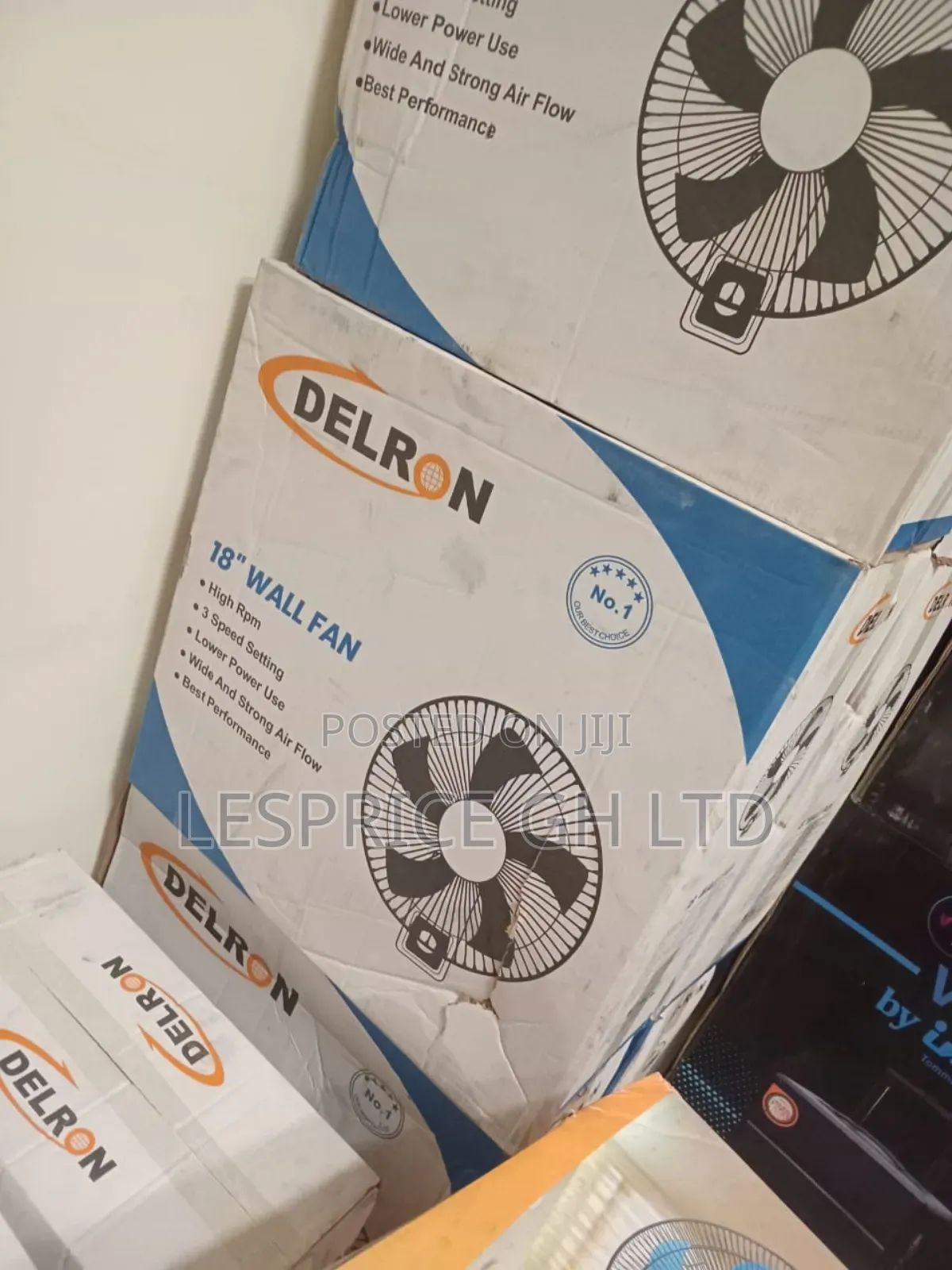 Perfect Airflow: Delron Wall Fan 18"