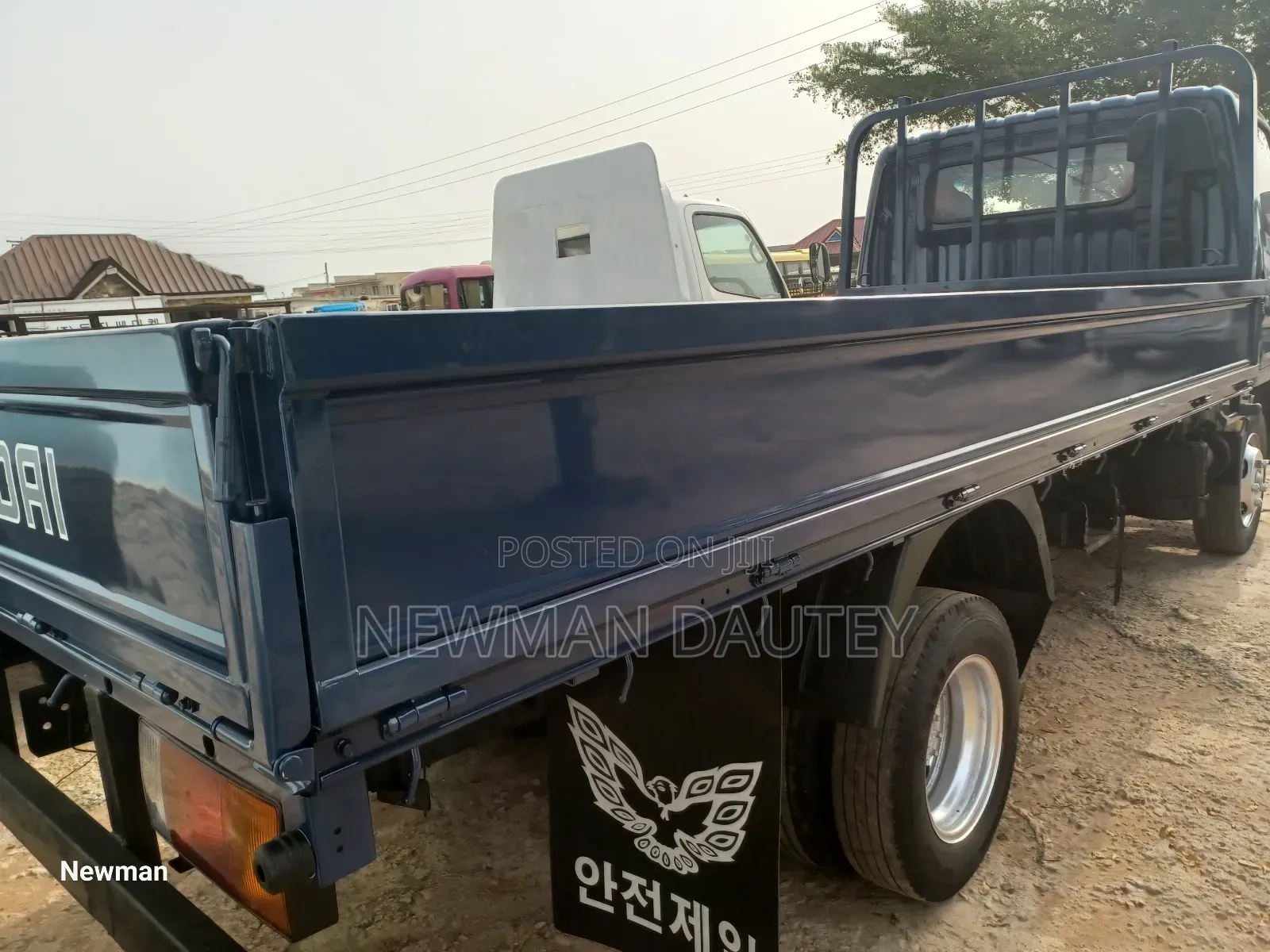 Hyundai Mighty E Blue