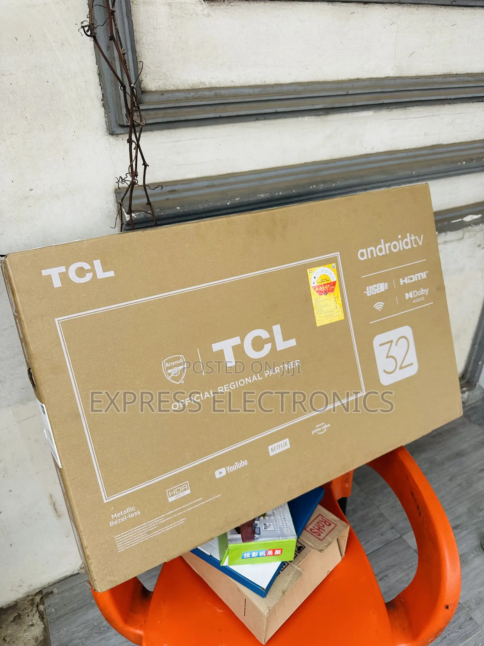 32d34000 Smart Satellite  Images FHD TCL