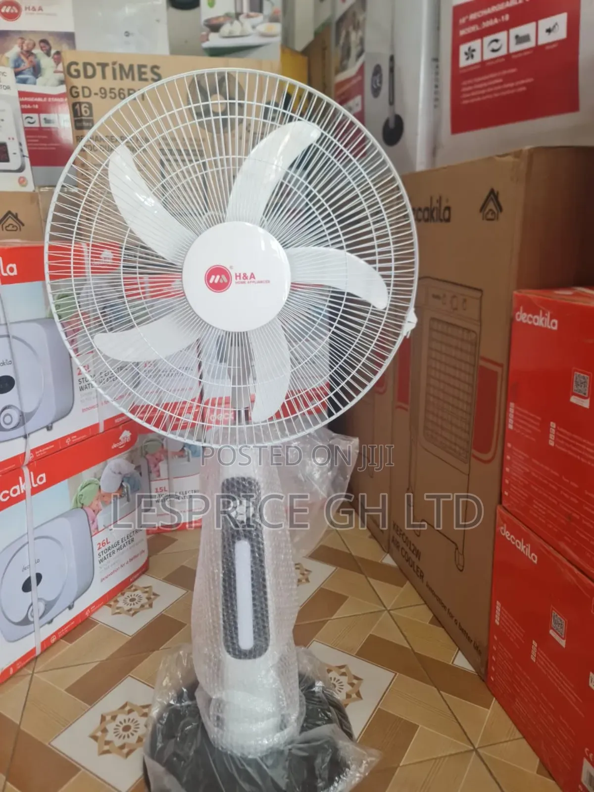 Enjoy Coolness : H a Stand Fan 18"