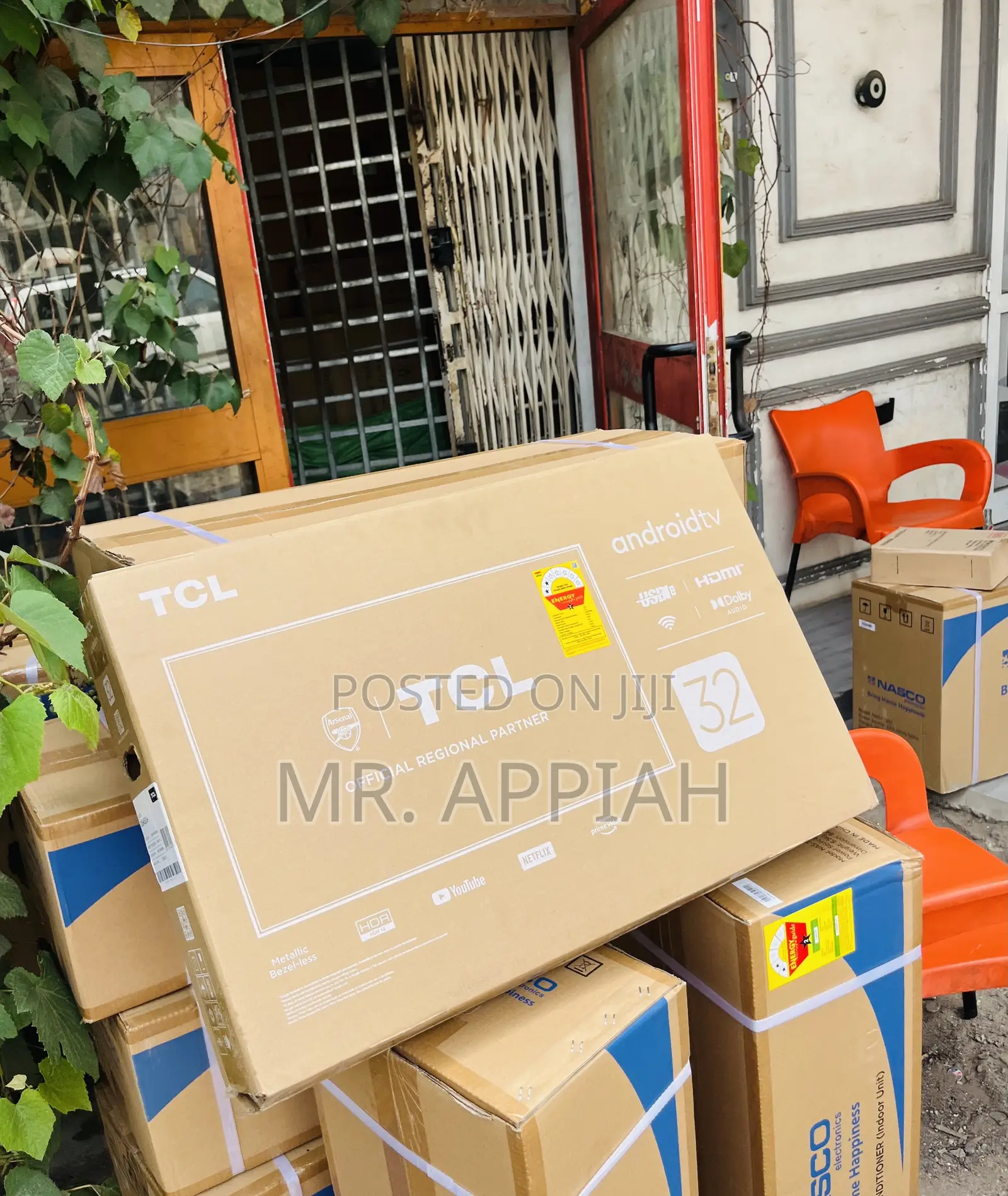 Lovely Design TCL 32s4500 32 Inch Smart Screen Television.
