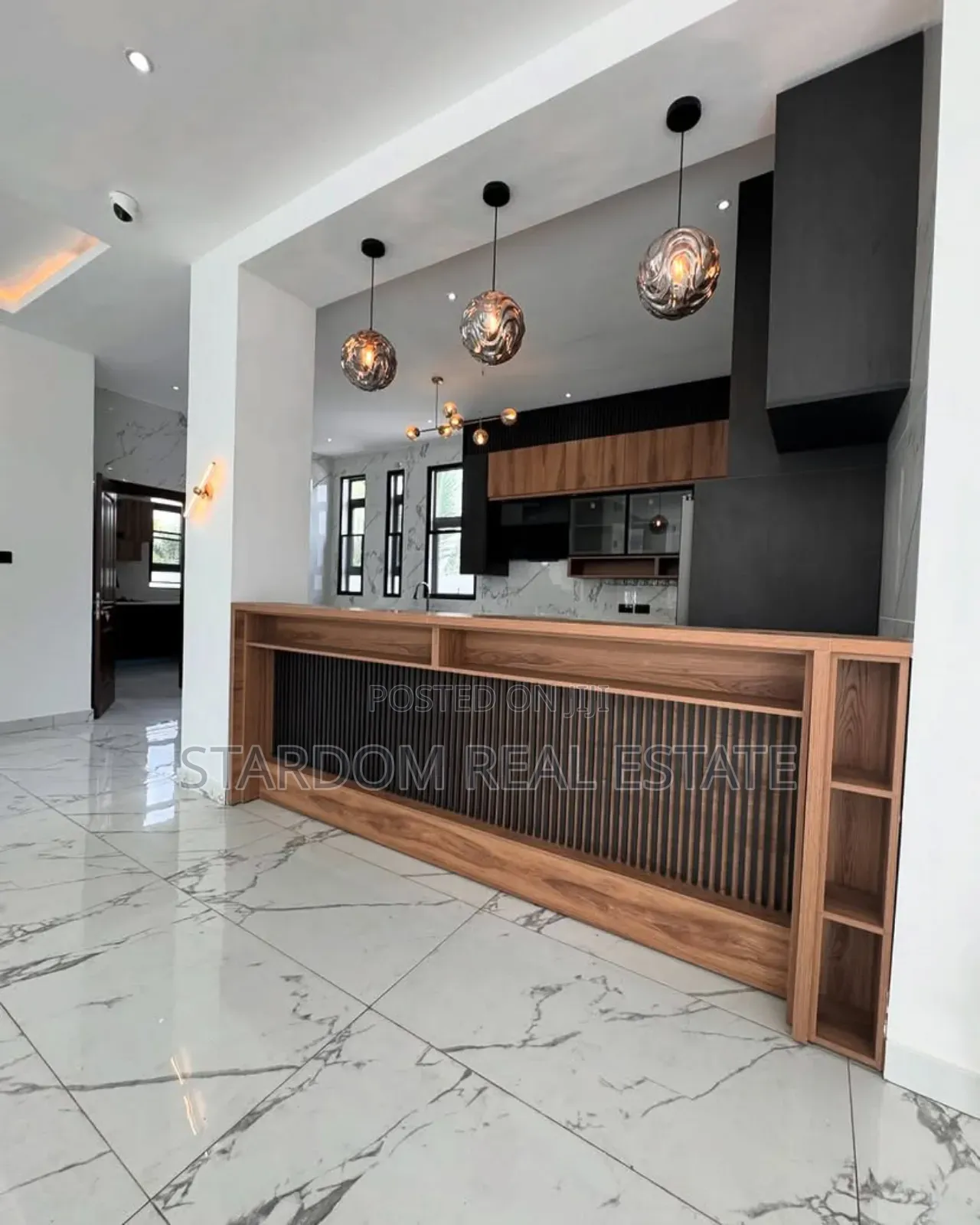 4bdrm Mansion in Adjiringanor, East Legon for sale