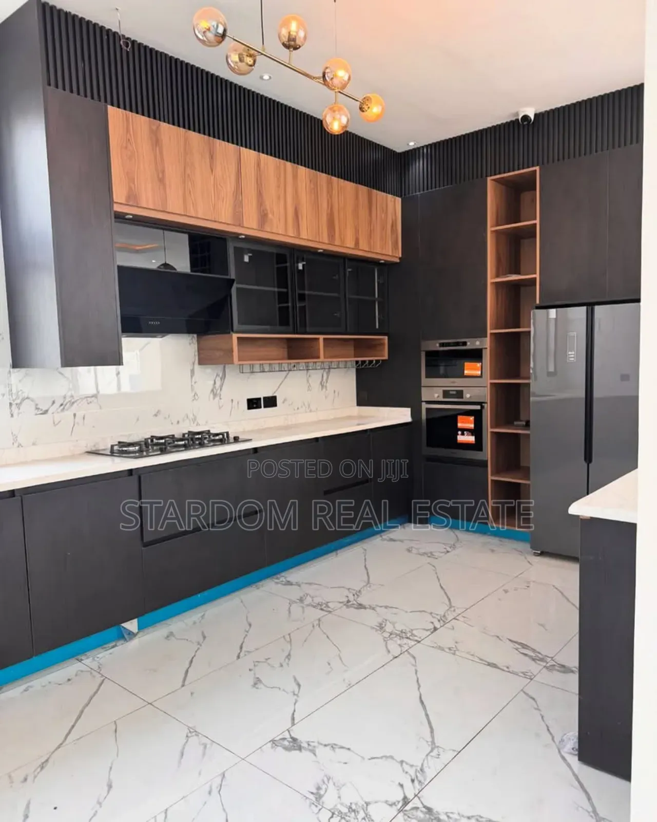 4bdrm Mansion in Adjiringanor, East Legon for sale