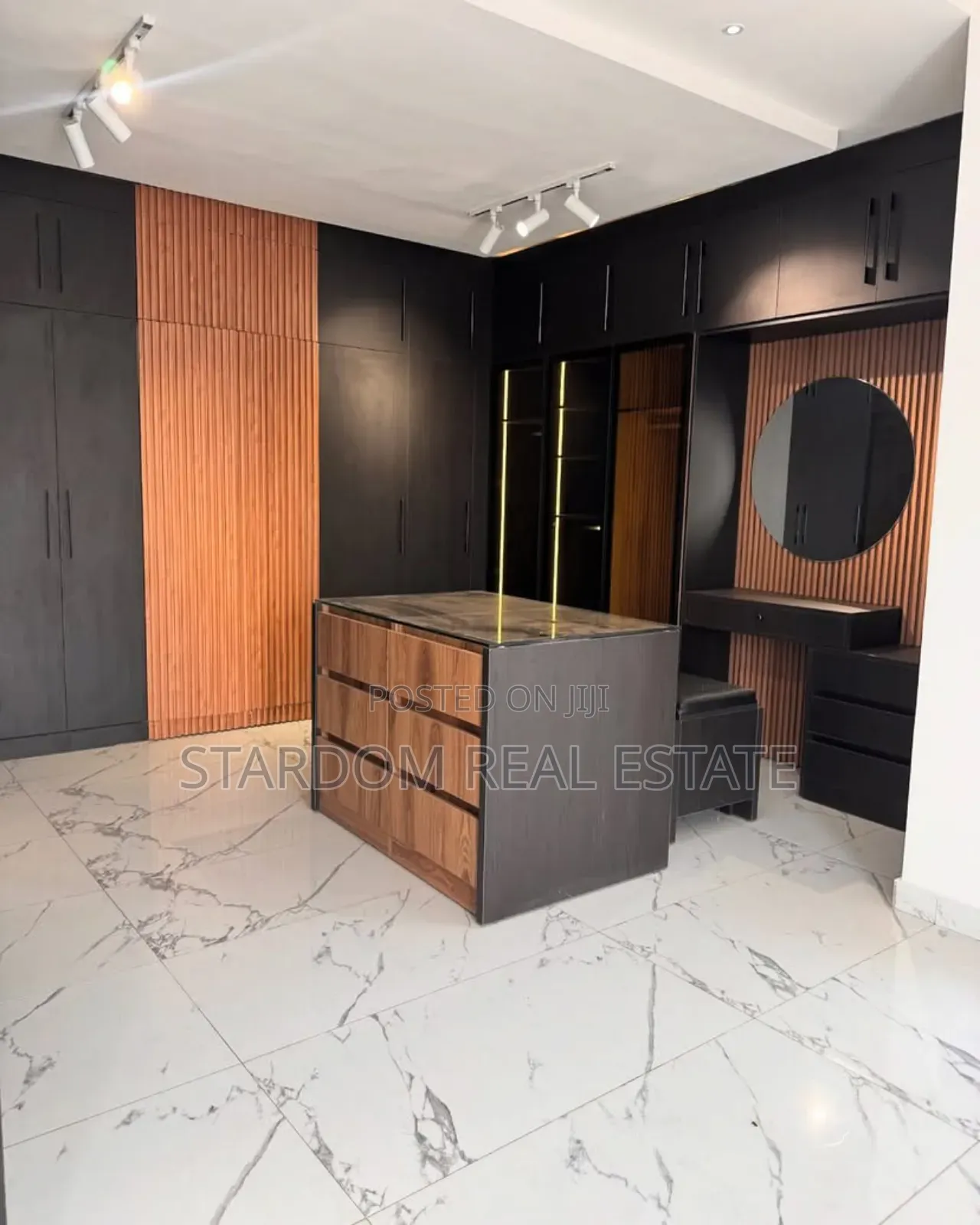 4bdrm Mansion in Adjiringanor, East Legon for sale