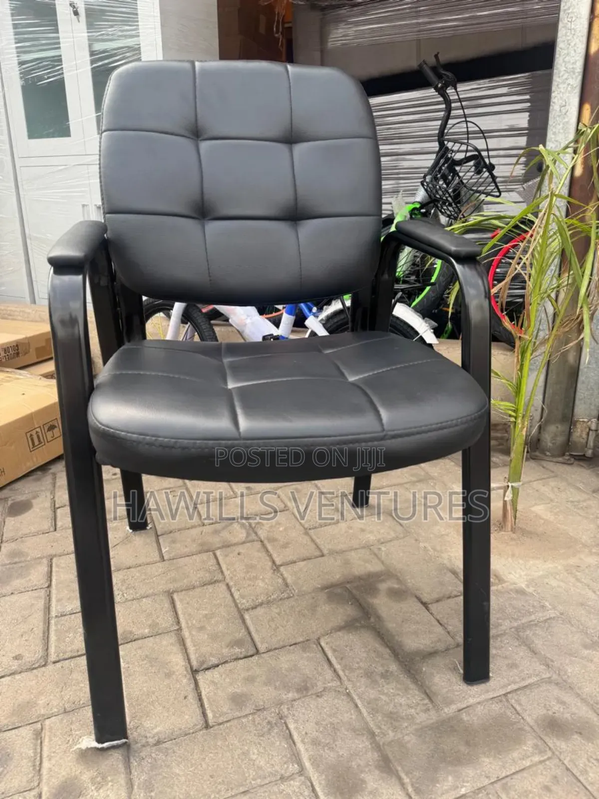 Black Waiting Chair