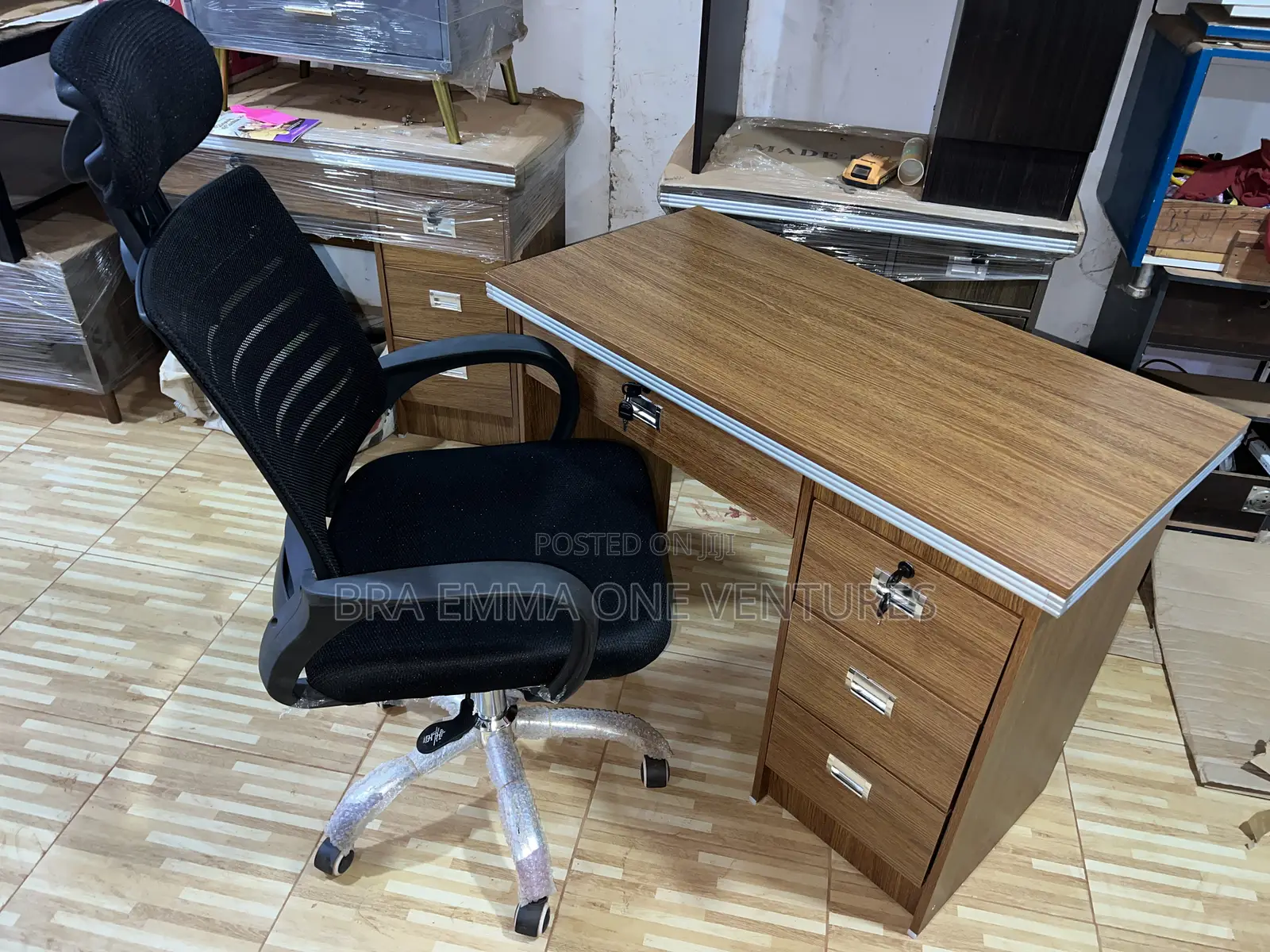 120x50cm Brand New Table With Drawers and Chair