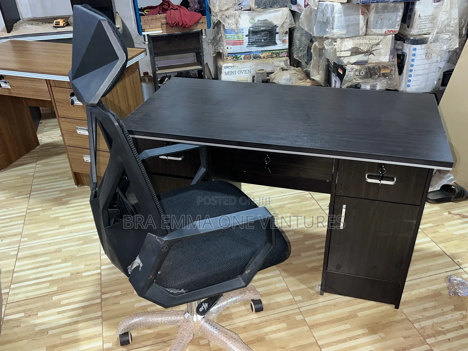 120x60cm Brand New Desk With Drawers and Chair