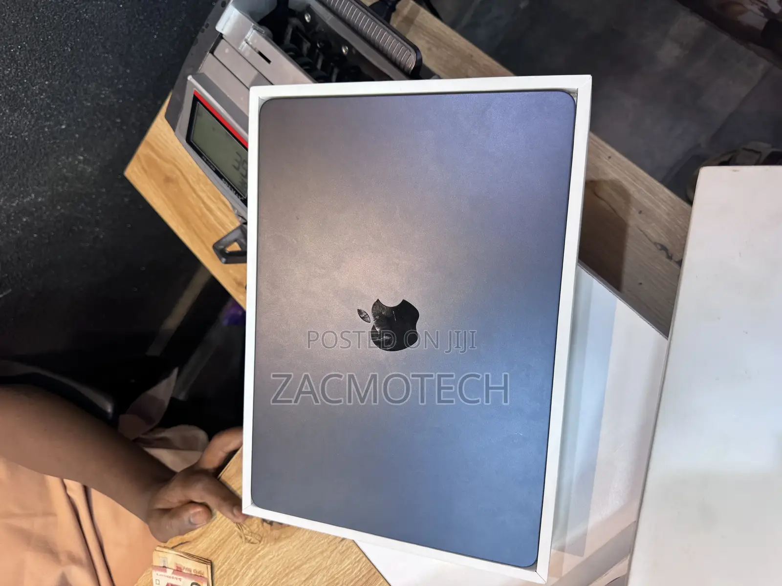 Laptop Apple MacBook Air 2024 M3 13-Inch 16GB Apple M3 SSD 256GB