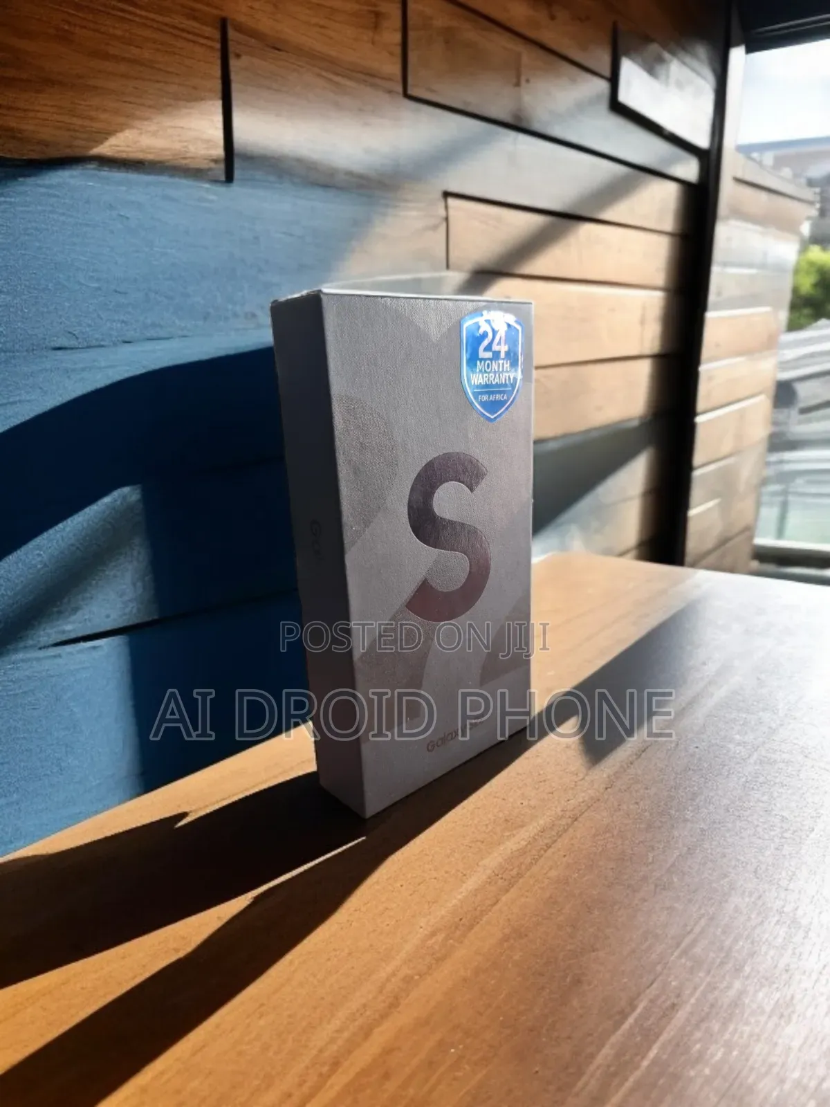 New Samsung Galaxy S22 5G 128 GB Silver
