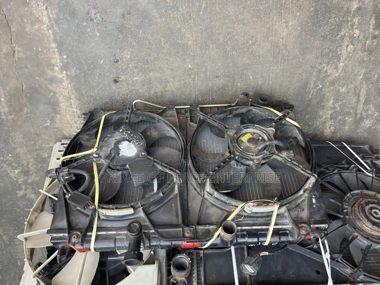 Kia Rio 5 2006 Radiator Tank and Double Fan