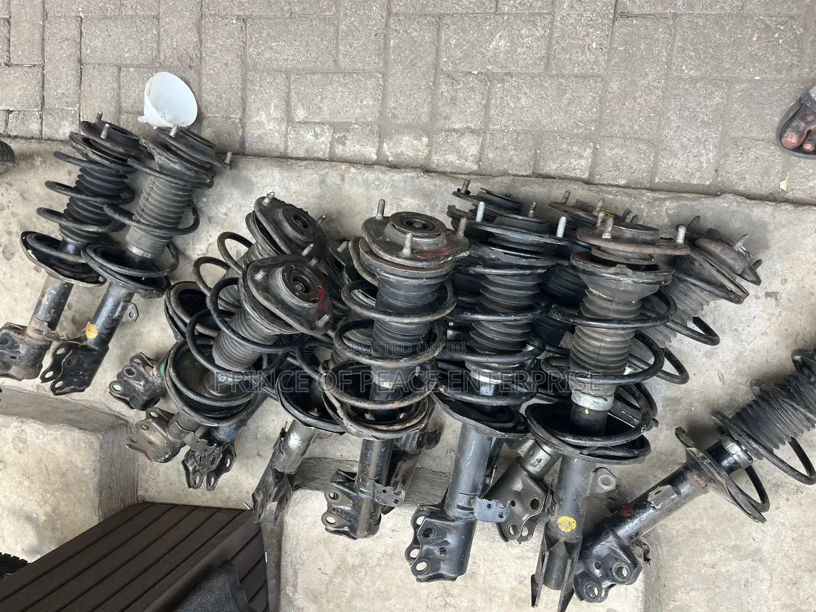 Toyota Corolla 2009 2010 Complete Front Shock Absorbers Pair