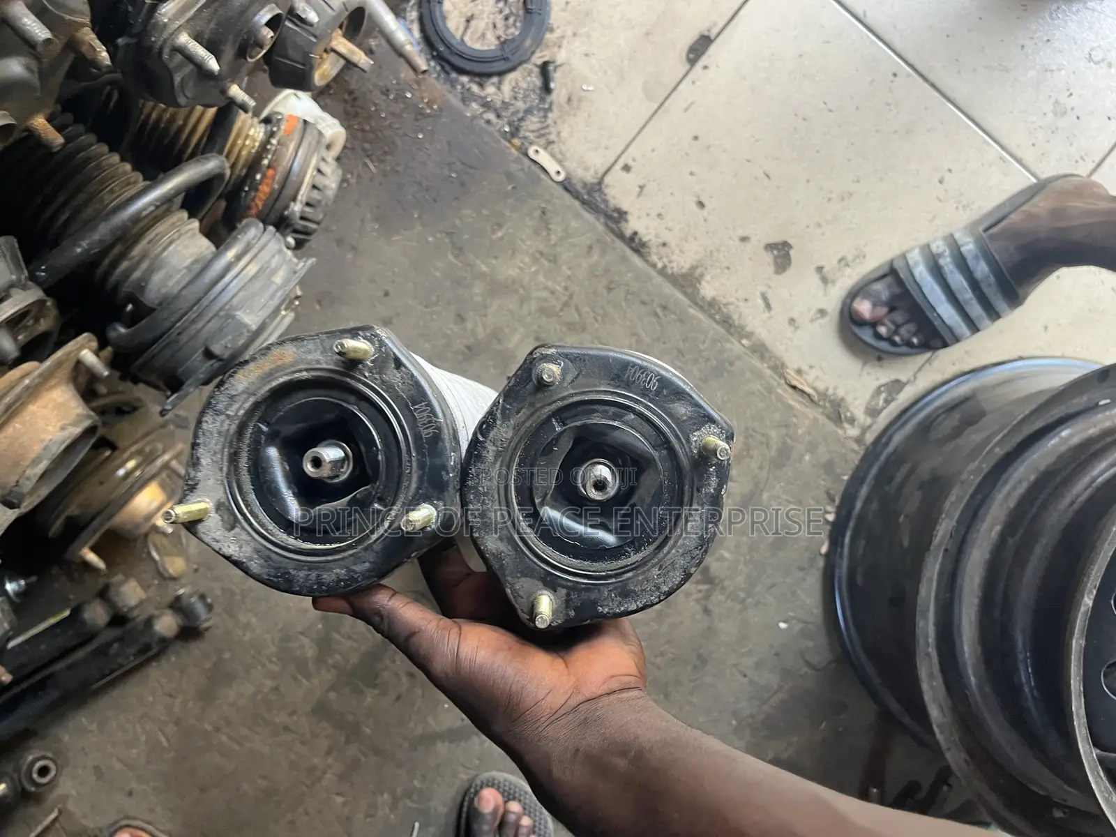 Toyota Camry 16/17 Police Type Complete Back Shock Absorbers