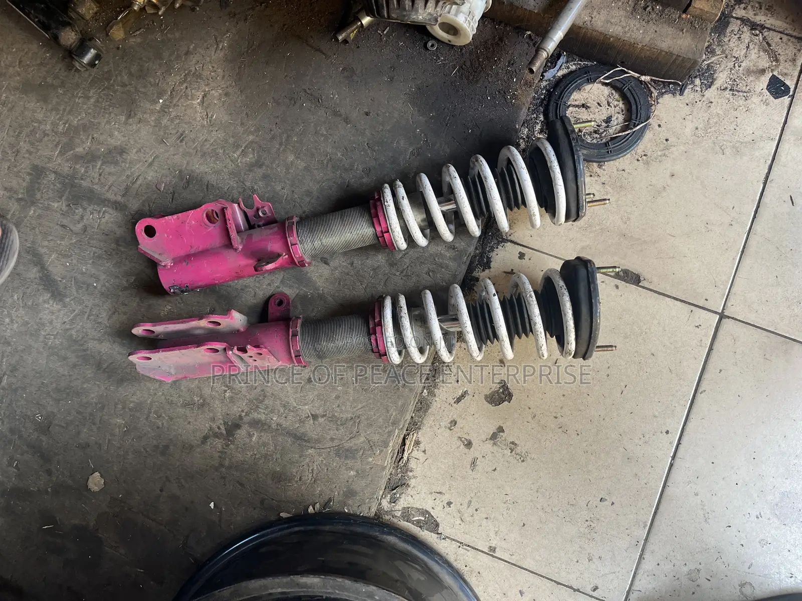 Toyota Camry 16/17 Police Type Complete Back Shock Absorbers