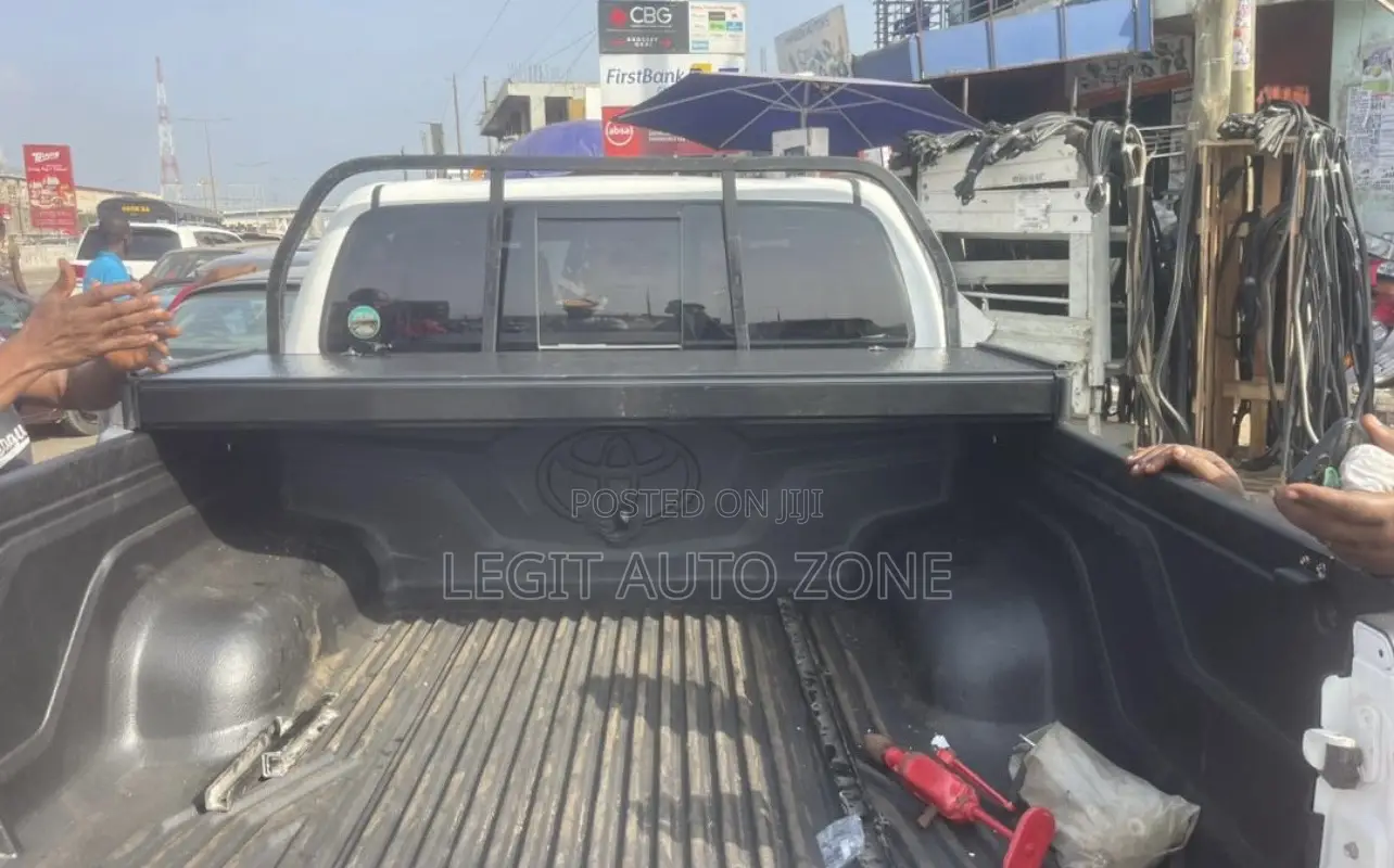 Toyota Hulix 2015,2016,2017 Bucket Cover