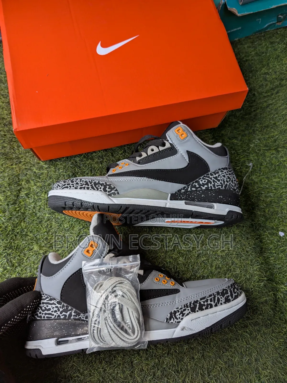 Jordan 3 Retro Sneakers