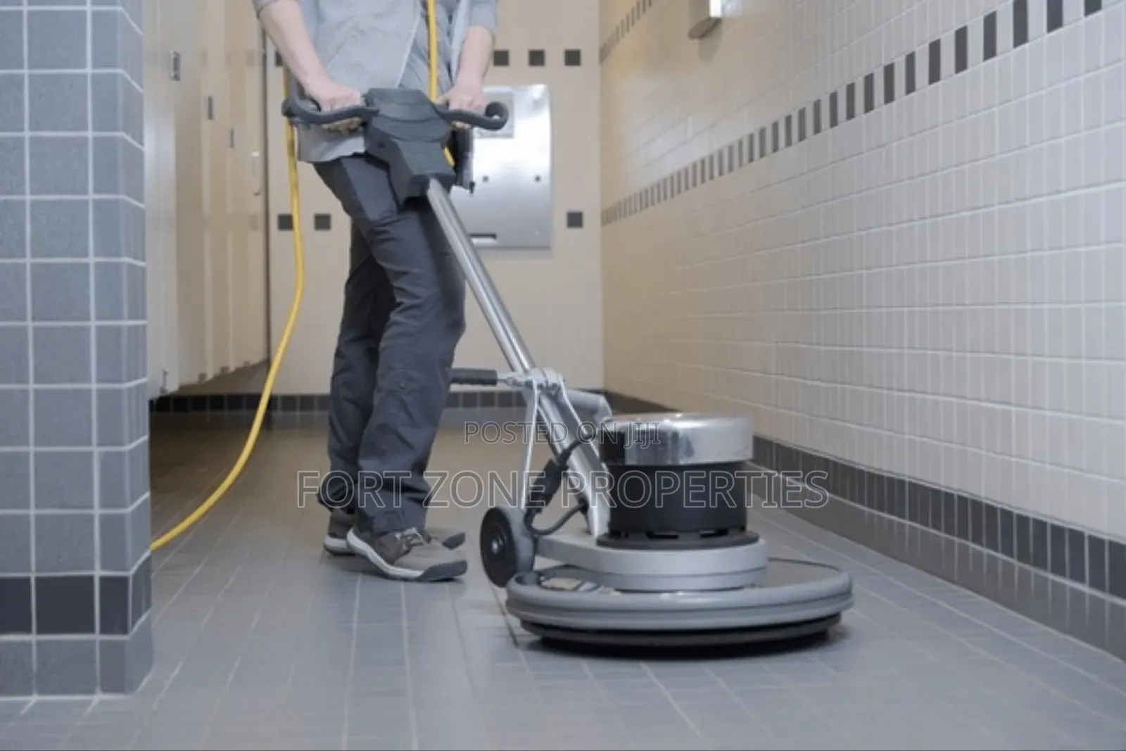 Tiles and Glass Cleaning With Cleantex