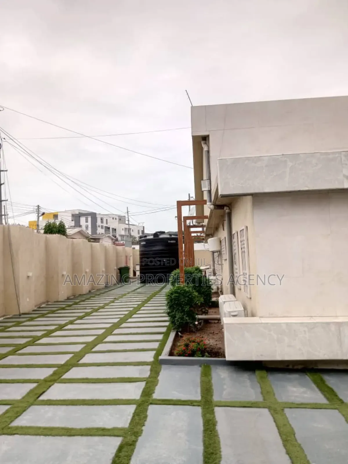 5bdrm House in Labone for sale