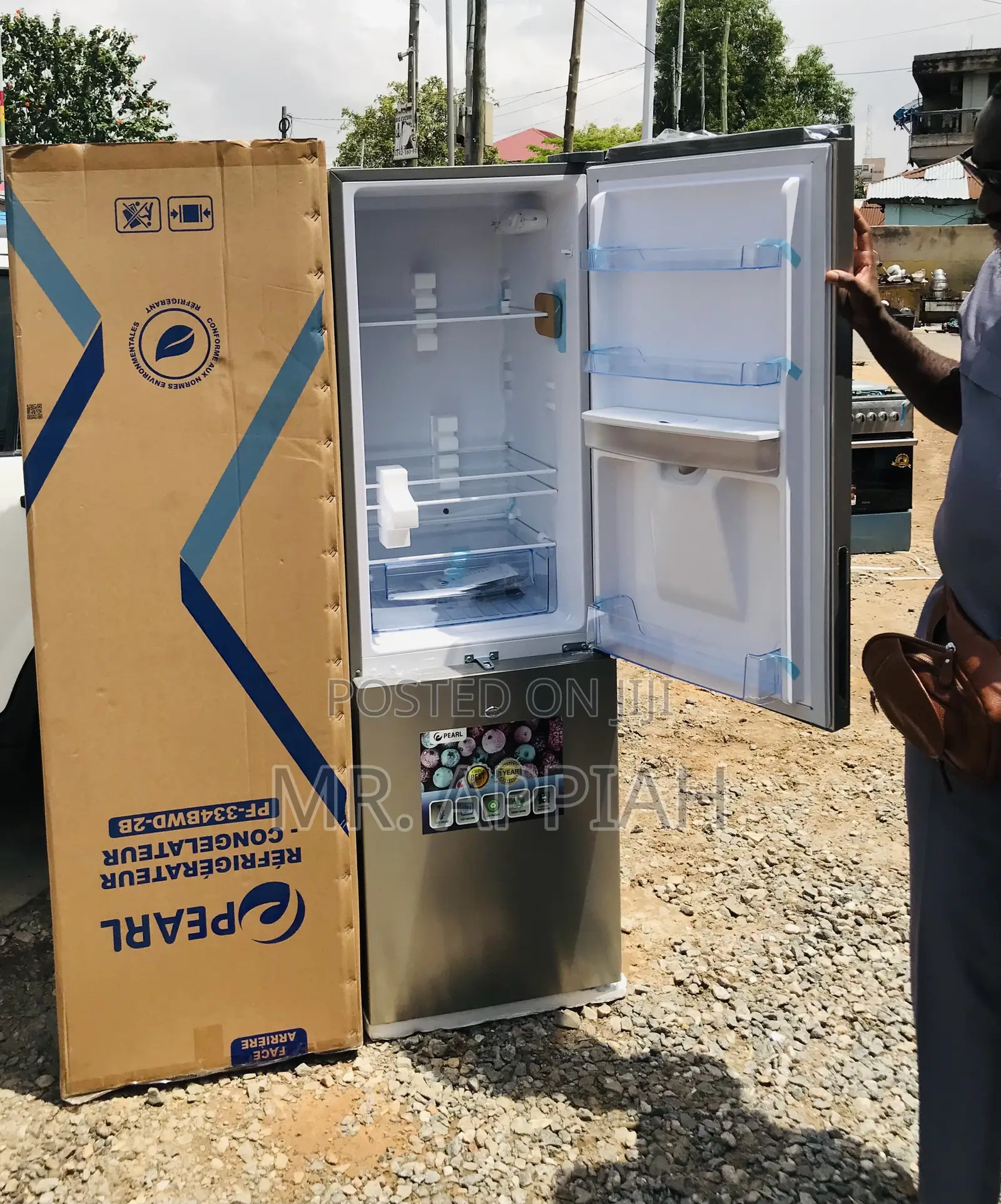 Long Lasting Pearl Pf-334bwd-2b 251l 2 Door Refrigerator.