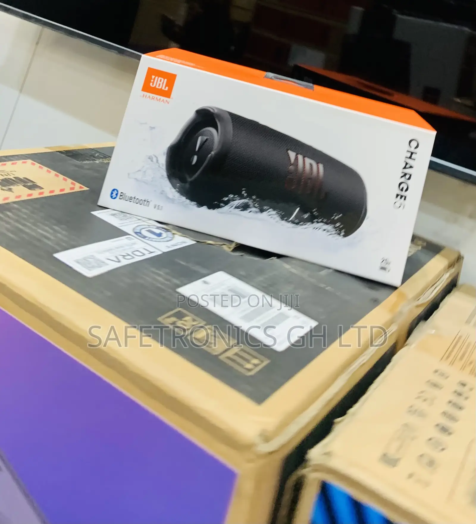 Grab JBL Portable Bluetooth Charge 5 Speaker Usb