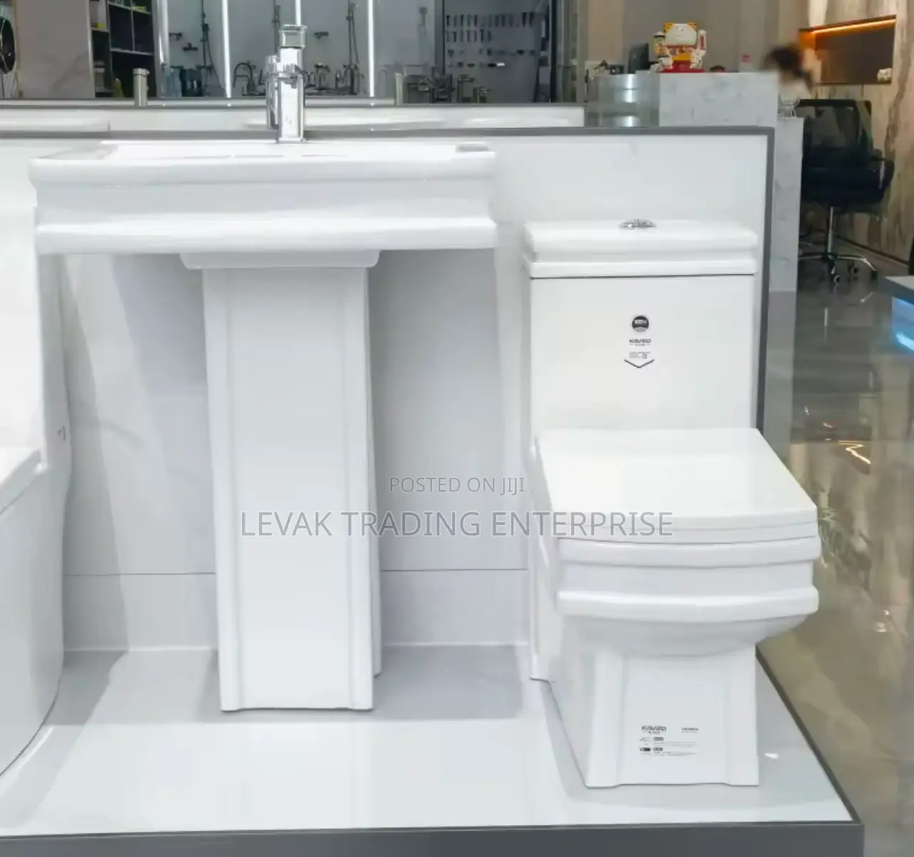 Water Closet Toilet With Tornado Flush 300mm