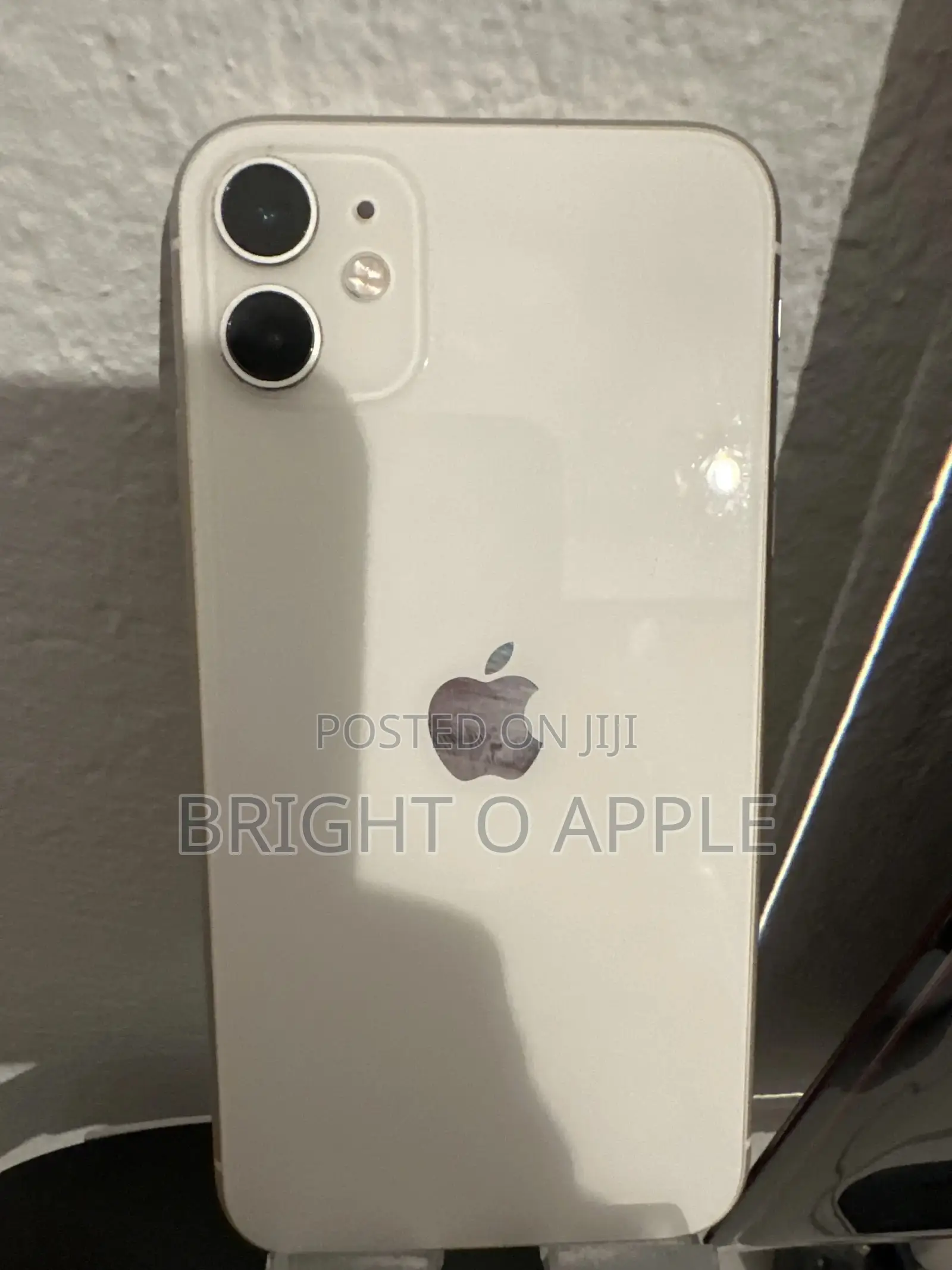 New Apple iPhone 11 64 GB White