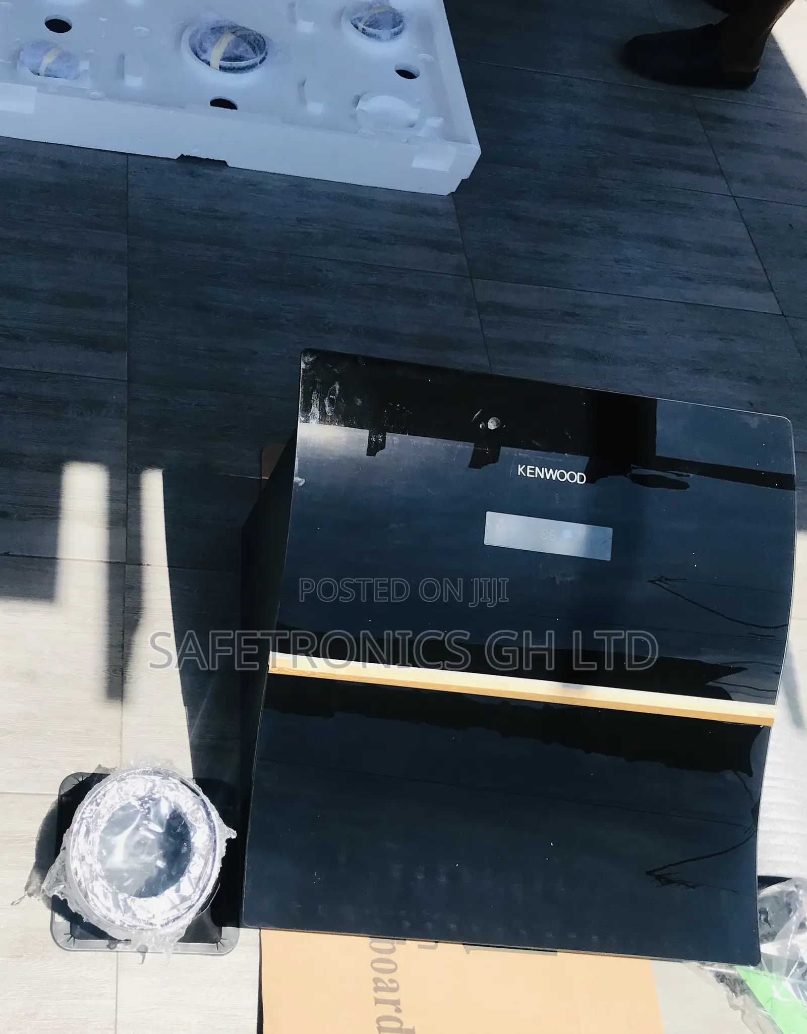 Kenwood Brand New Built-in 60cm Oven Black
