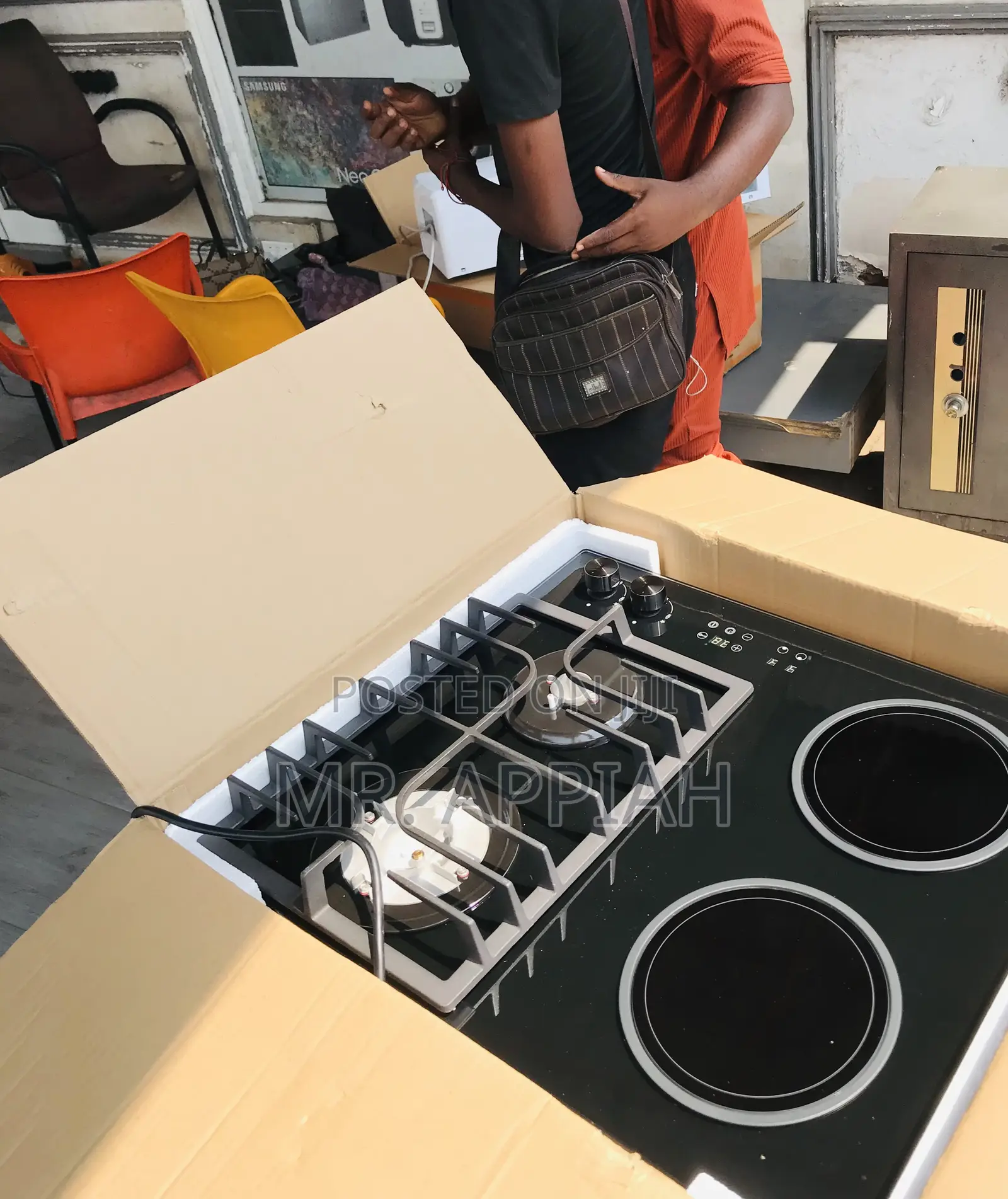 Get Affordable Kenwood 2 + 2 Inbuilt Electric Burner.