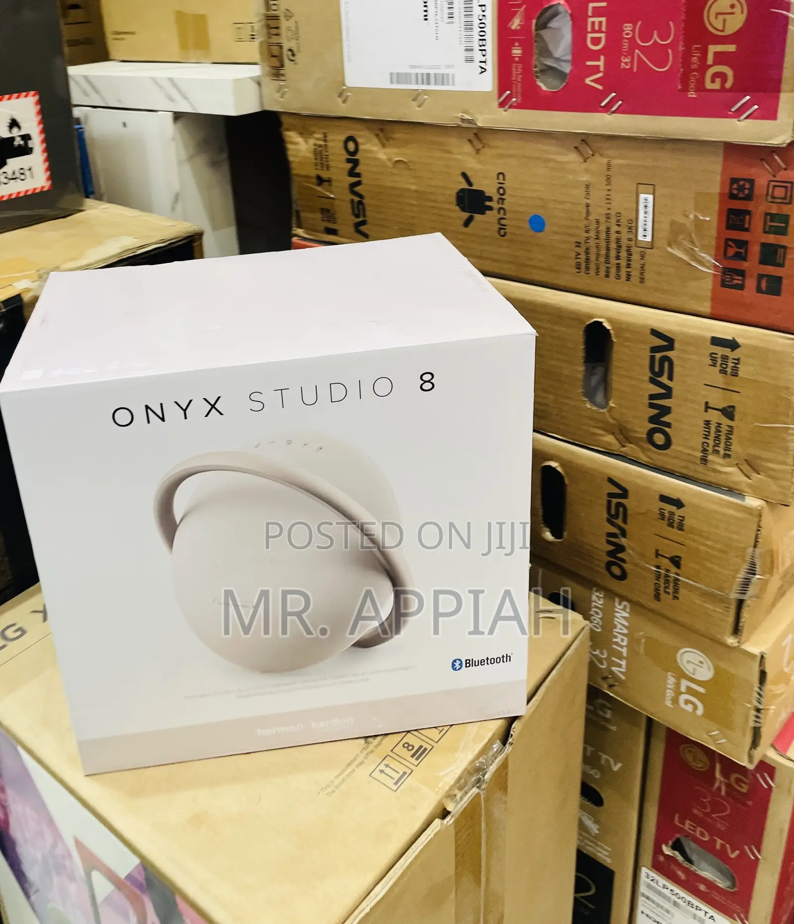 Unique Onyx Studio 8 Portable Speaker(Gold)